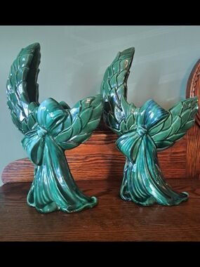 Pair Of Laurel Wreath Bow Vases Royal Haeger R303 Green 12" tall Art Pottery